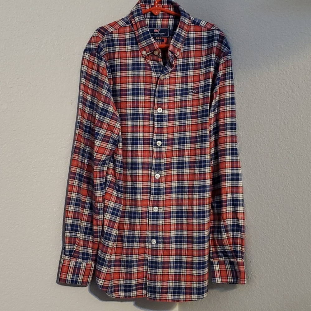 Boy's Vineyard Vines whale shirt M